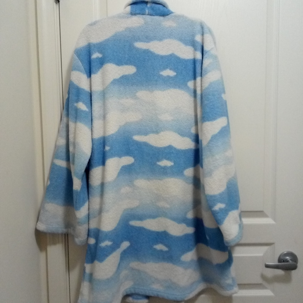 Women's Robe - Picture 2 of 4